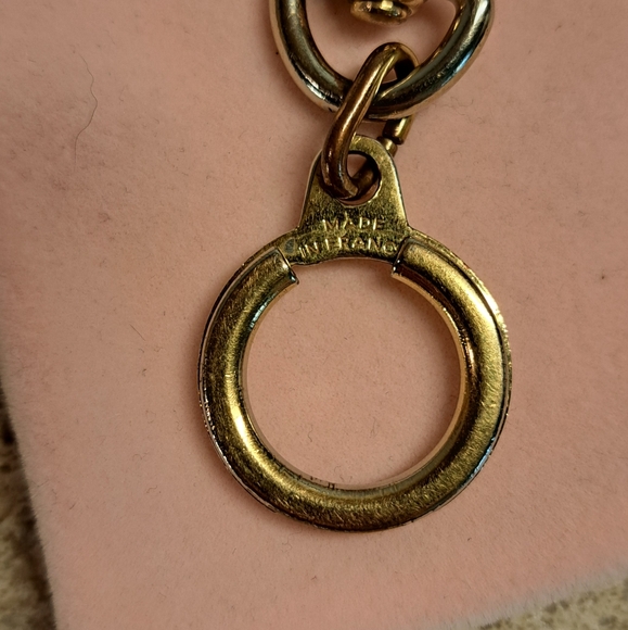 Louis Vuitton Metal Ring Keychain - Picture 3 of 5